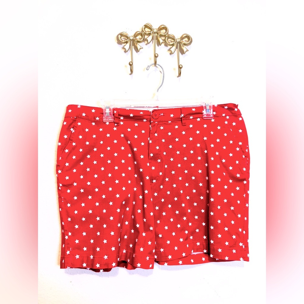 Red Star-Patterned Women's Shorts